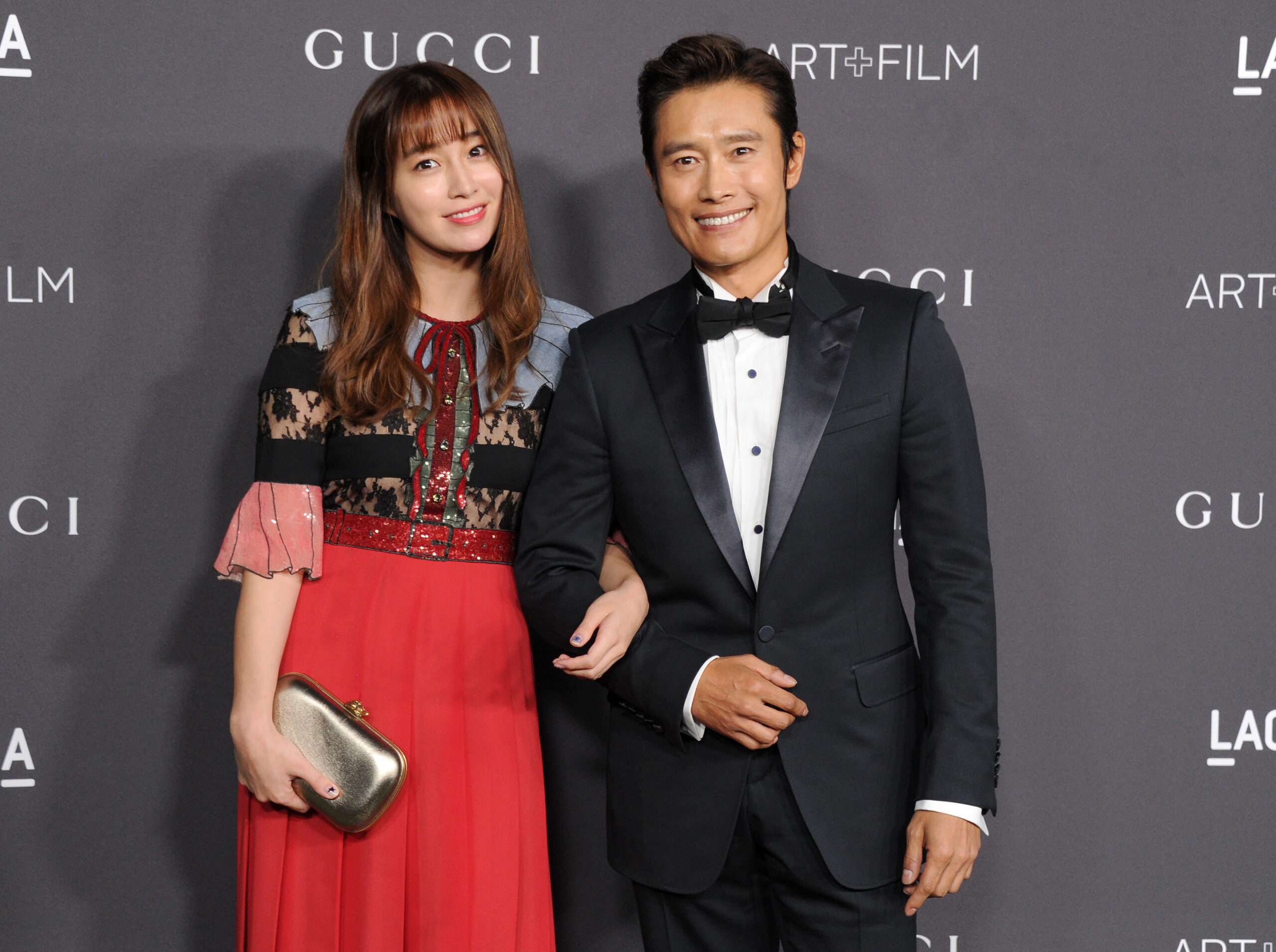 Lee Min-jung and Lee Byung-hun at the 2016 LACMA Art + Film Gala Honoring Robert Irwin And Kathryn Bigelow Presented By Gucci at LACMA on October 29, 2016 in Los Angeles, California. | Source: Getty Images